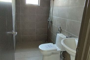 Ipoh pasir puteh selatan 2 sty bungalow corner house for sale