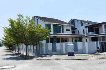 Ipoh pasir puteh selatan 2 sty bungalow corner house for sale