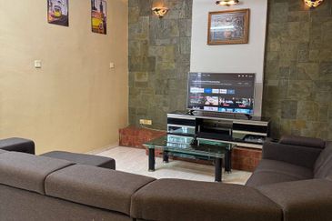 Ipoh bercham anjung double storey inter corner house for rent