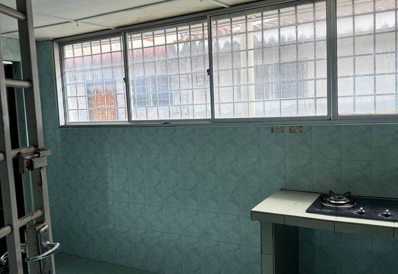 Ipoh bercham anjung double storey inter corner house for rent