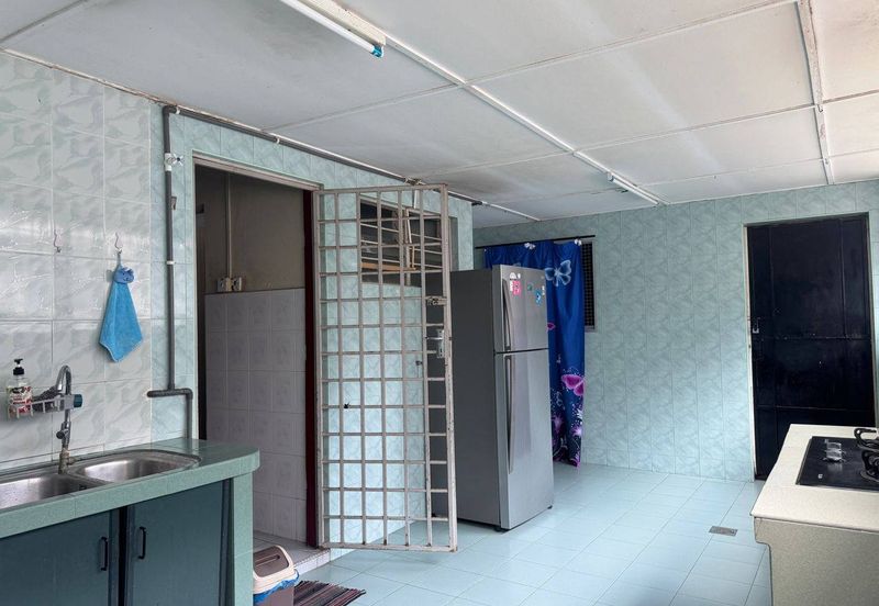 Ipoh bercham anjung double storey inter corner house for rent