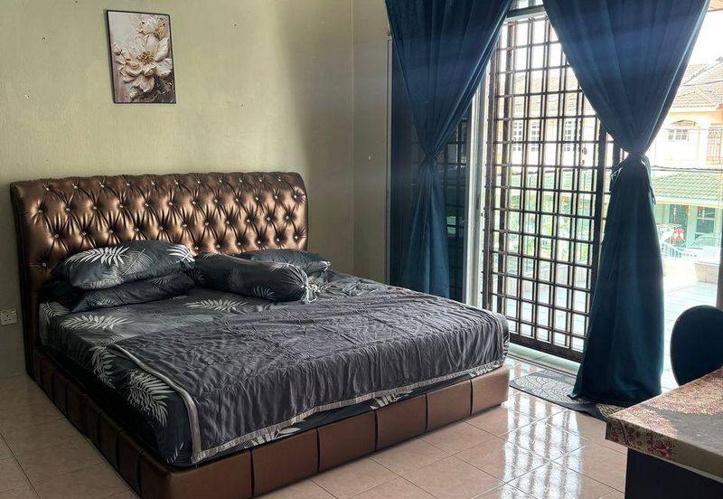 Ipoh bercham anjung double storey inter corner house for rent