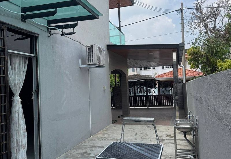 Ipoh bercham anjung double storey inter corner house for rent