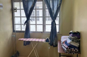 Ipoh bercham anjung double storey inter corner house for rent