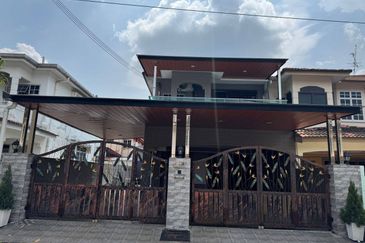 Ipoh bercham anjung double storey inter corner house for rent