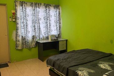 Ipoh bercham anjung double storey inter corner house for rent