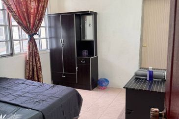 Ipoh bercham anjung double storey inter corner house for rent