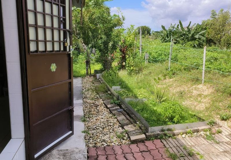 Ipoh bercham desa putra indah renovated 1 sty bungalow house for sale