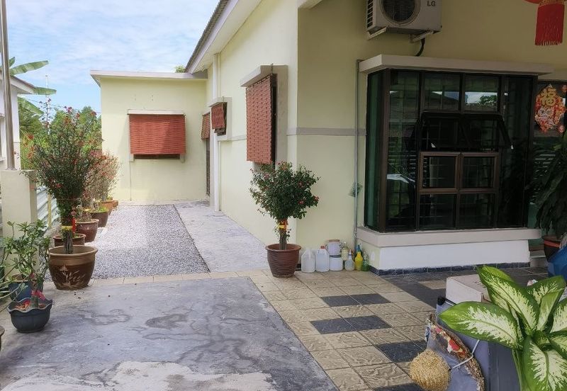 Ipoh bercham desa putra indah renovated 1 sty bungalow house for sale