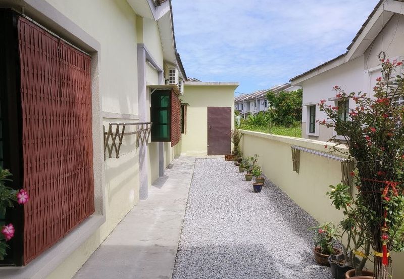 Ipoh bercham desa putra indah renovated 1 sty bungalow house for sale