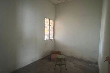 Perak batu gajah single storey house for sale