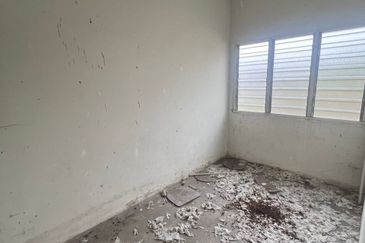 Perak batu gajah single storey house for sale