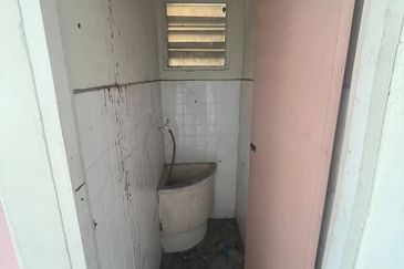 Perak batu gajah single storey house for sale