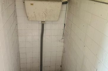 Perak batu gajah single storey house for sale