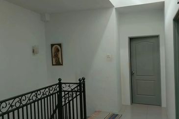 Ipoh pengkalan setia fully furnished 2 sty corner house for rent