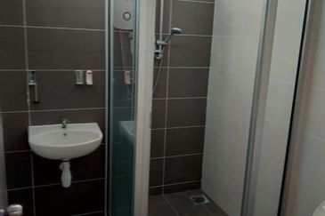 Ipoh pengkalan setia fully furnished 2 sty corner house for rent