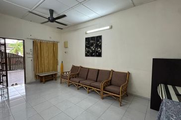 Ipoh garden fully furnished renovated single storey house for rent