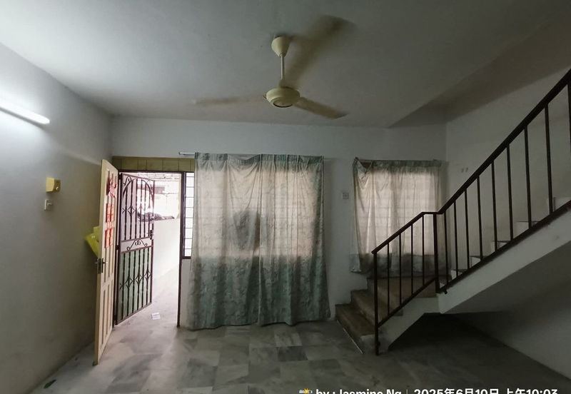Perak batu gajah double storey house for sale