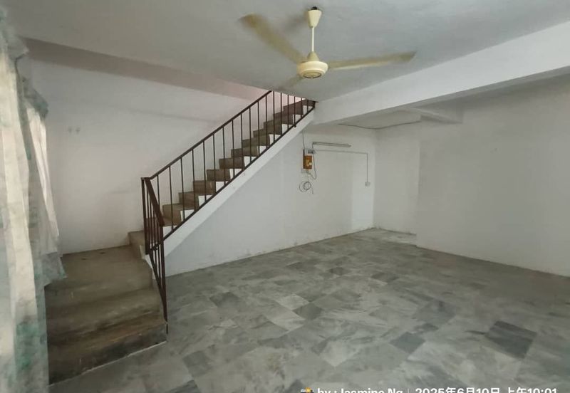 Perak batu gajah double storey house for sale