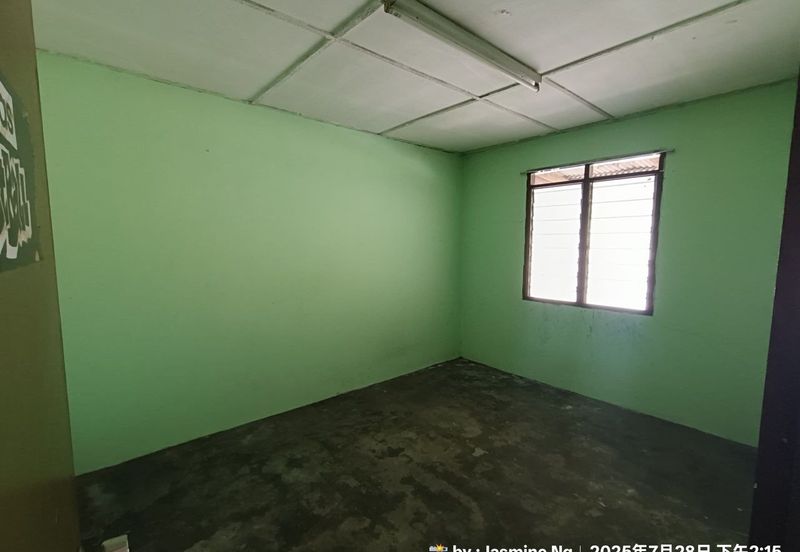 Perak batu gajah bemban facing field single storey house for sale