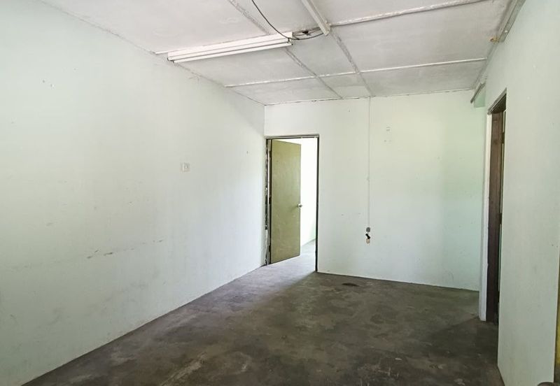 Perak batu gajah bemban facing field single storey house for sale