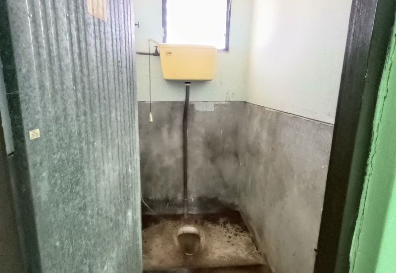 Perak batu gajah bemban facing field single storey house for sale