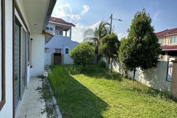 Ipoh botani margosa fully furnished double storey corner house for rent
