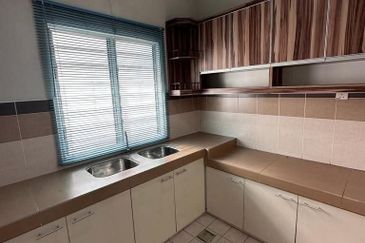 Ipoh botani margosa fully furnished double storey corner house for rent