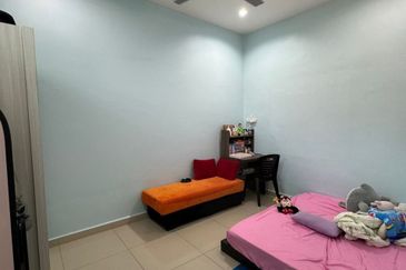 Ipoh menglembu renovated 1.5 storey house for rent