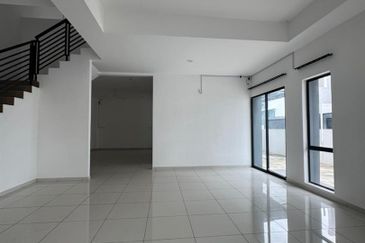 Ipoh lahat renovated 2 storey semi-d house for rent
