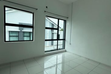 Ipoh lahat renovated 2 storey semi-d house for rent