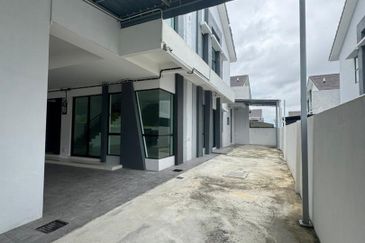 Ipoh lahat renovated 2 storey semi-d house for rent