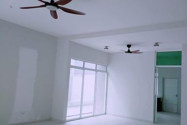 Ipoh lahat waterfront double storey semi-d house for rent