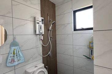 Piccadilly Service Residence @ Greentown