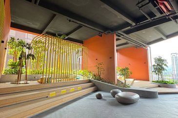 Piccadilly Service Residence @ Greentown