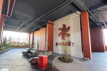 Piccadilly Service Residence @ Greentown