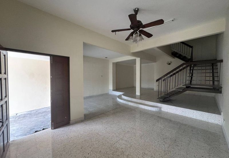 Ipoh garden south double storey house for rent