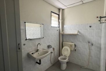 Ipoh garden south double storey house for rent