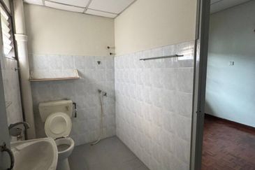 Ipoh garden south double storey house for rent