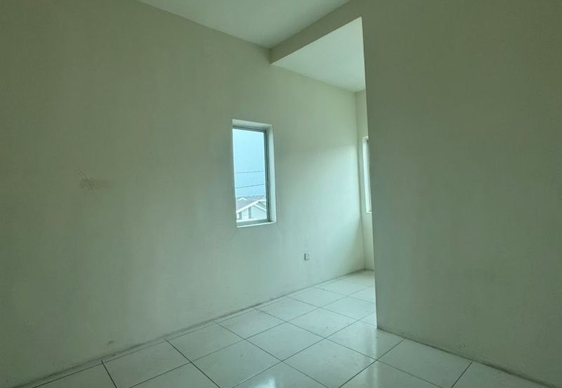Ipoh lahat super big double storey corner house for rent
