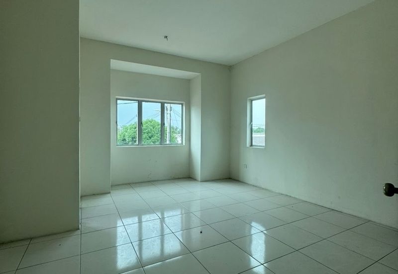 Ipoh lahat super big double storey corner house for rent