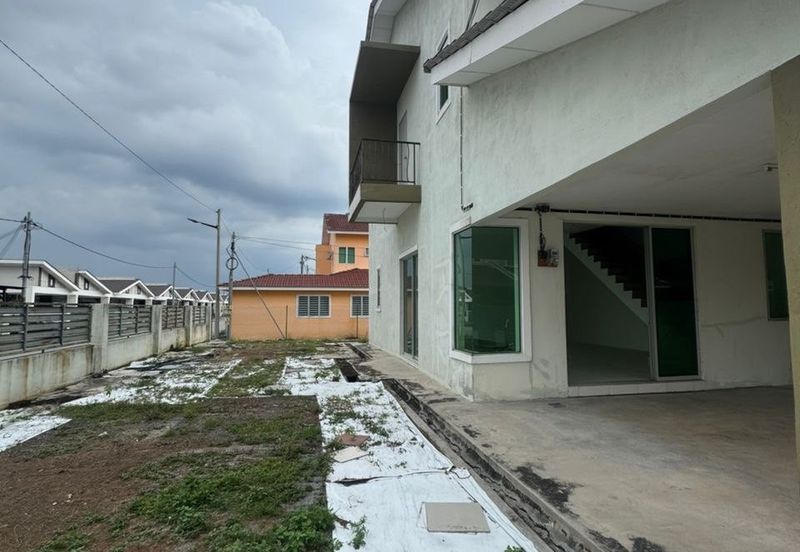 Ipoh lahat super big double storey corner house for rent