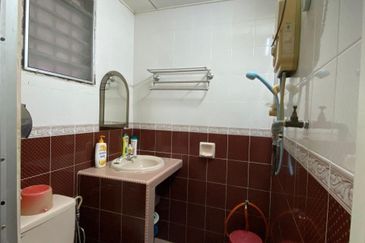 Ipoh gunung rapat taman rapat 2 storey house for sale