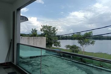 Ipoh menglembu bukit merah double storey corner house for rent