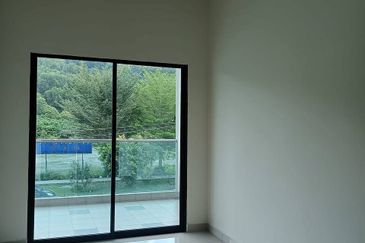 Ipoh menglembu bukit merah double storey corner house for rent