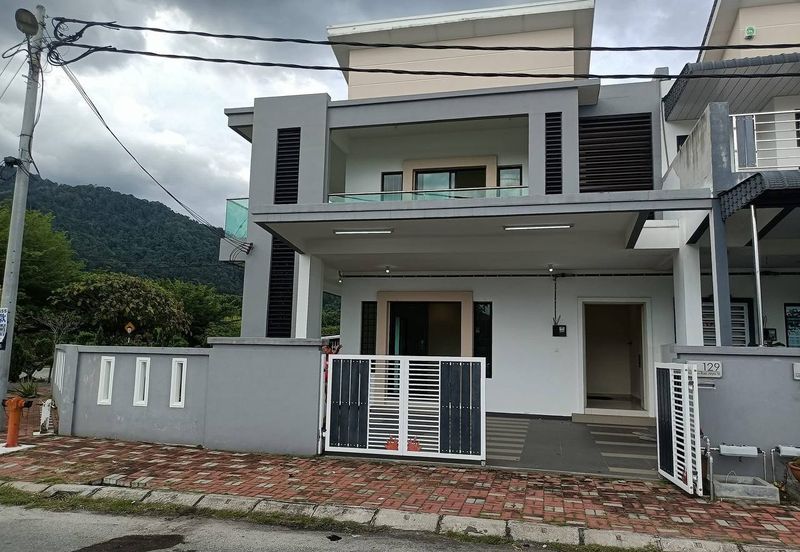 Ipoh menglembu bukit merah double storey corner house for rent
