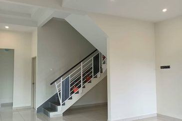 Ipoh menglembu bukit merah double storey corner house for rent