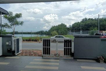 Ipoh menglembu bukit merah double storey corner house for rent