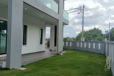 Ipoh menglembu bukit merah double storey corner house for rent