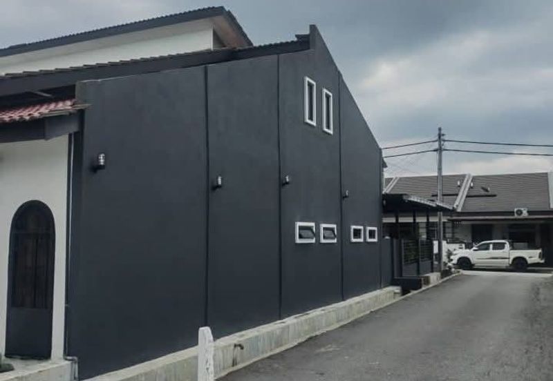 Ipoh meru perdana partial furnished renovated single storey house for rent